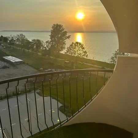 Cirkalo Ezuestpart Apartamento Siófok