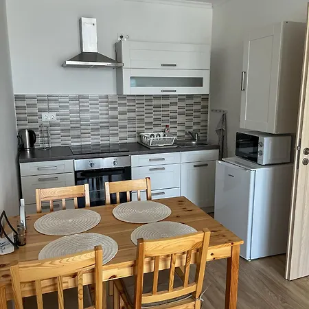 Cirkalo Ezuestpart Apartamento *